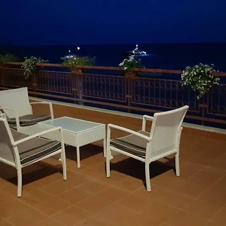 Capo House בית נופש טאורמינה